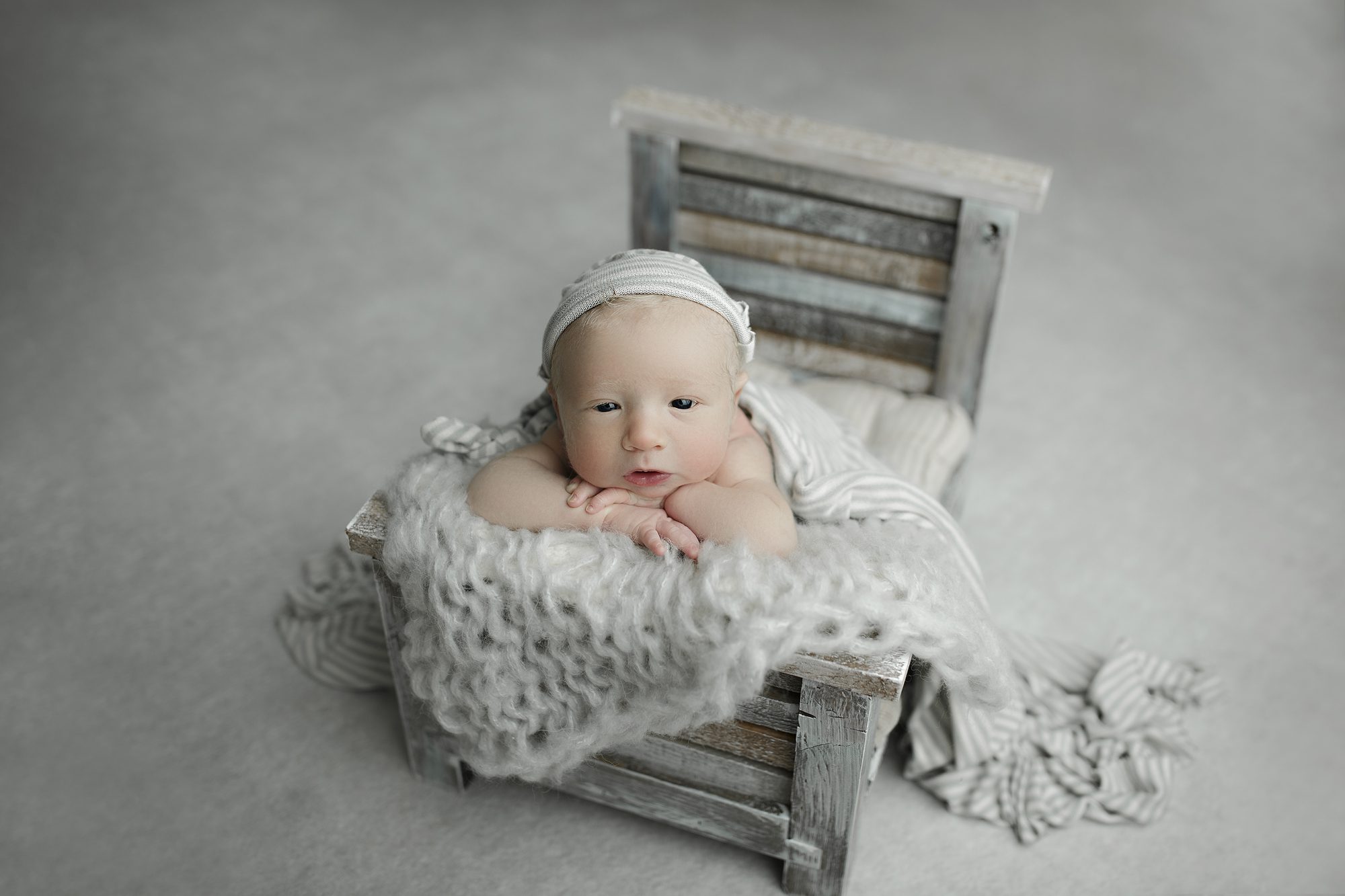 newborn photographer near me CT